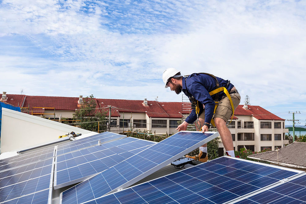 なぜ太陽エネルギーはとても安いのか、私たちはもっと使わないのですか?